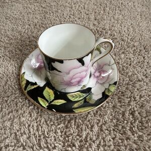 Paragon Tea Cup Saucer Black w White Flower
HM Queen Mary By Appointment England